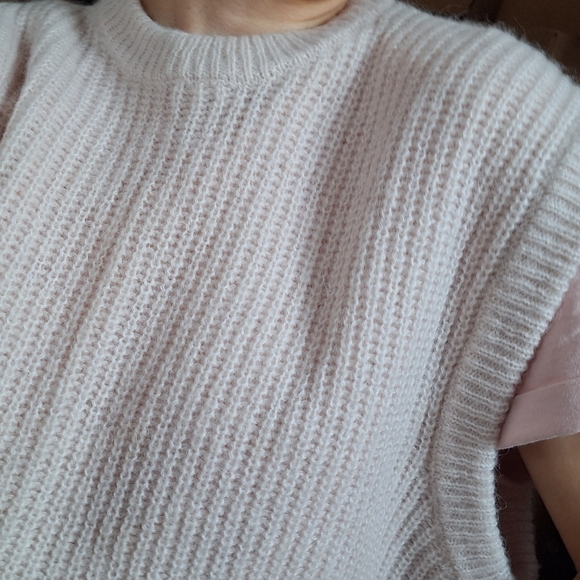 NWT OVERSIZED KNIT WOOL CONTENT DUSTY PINK BEIGE VEST. - Picture 2 of 13